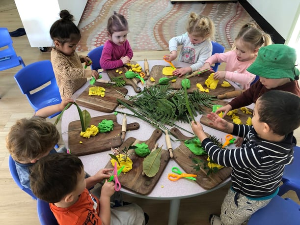 tgs high st children making crafts